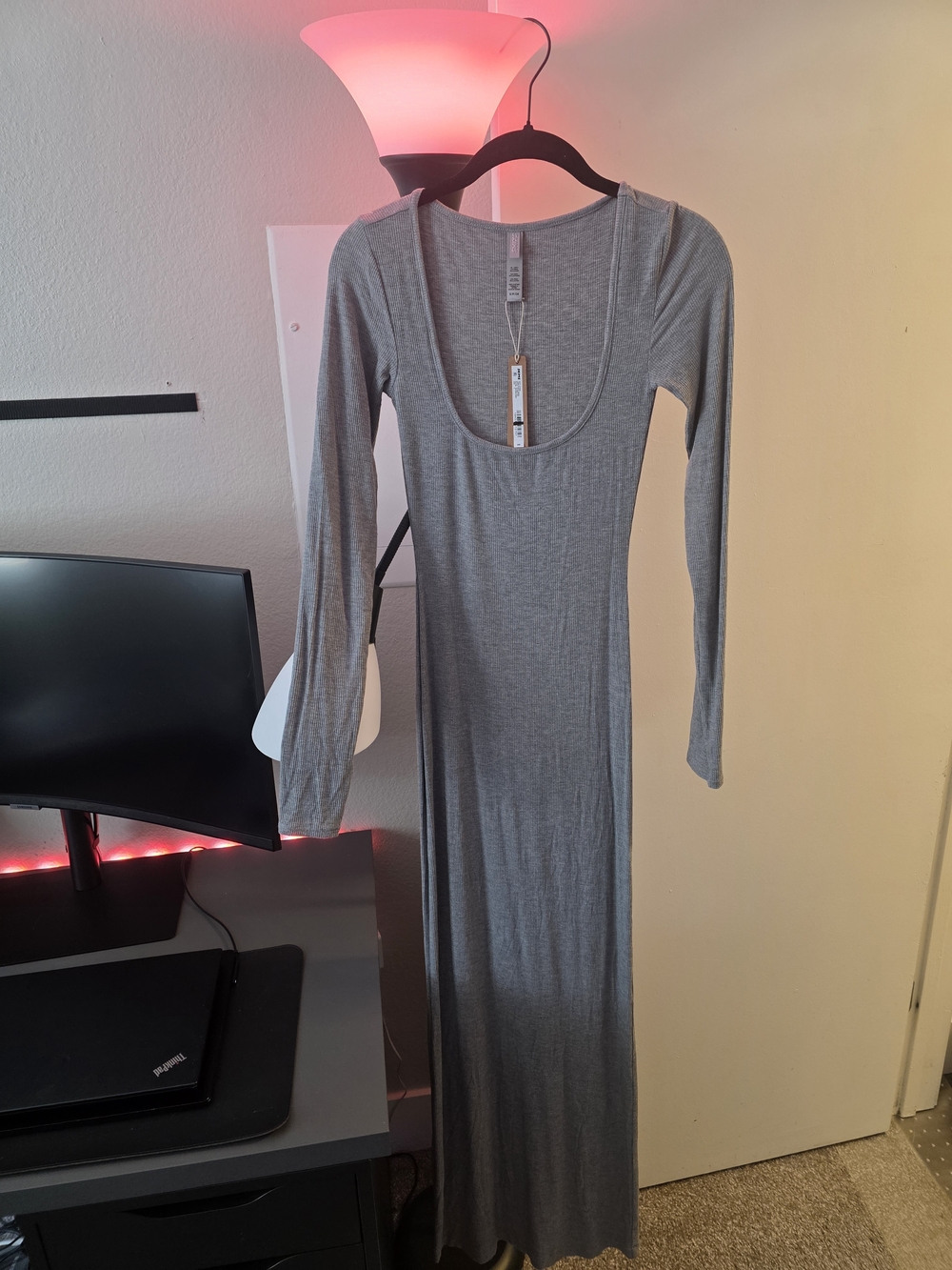 Long Sleeve Scoop Neck Maxi Dress in Gray - Picture 4 of 7